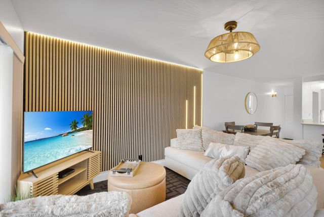 12911 Briarlake Drive 103, Palm Beach Gardens, FL 33418