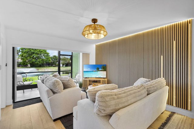 12911 Briarlake Drive 103, Palm Beach Gardens, FL 33418