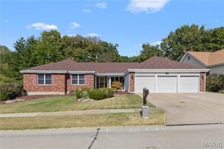 15561 Debridge Way, Florissant, MO 63034