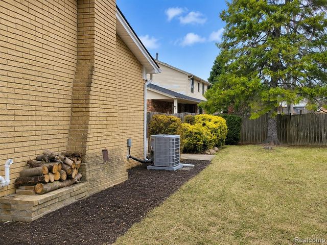 39284 Sunderland Drive, Clinton Township, MI 48038