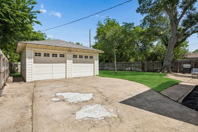 10156 Baronne Circle, Dallas, TX 75218