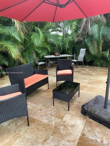 13424 SW 90th Ter, Miami, FL 33186