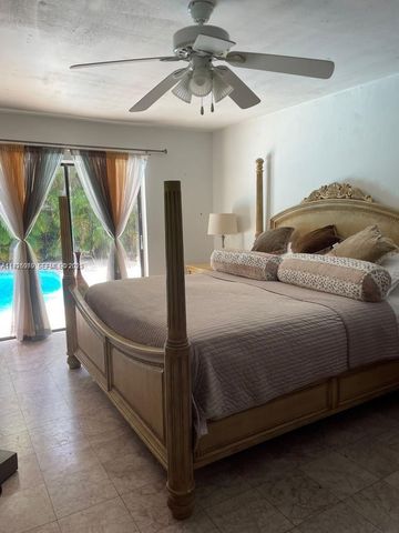 13424 SW 90th Ter, Miami, FL 33186