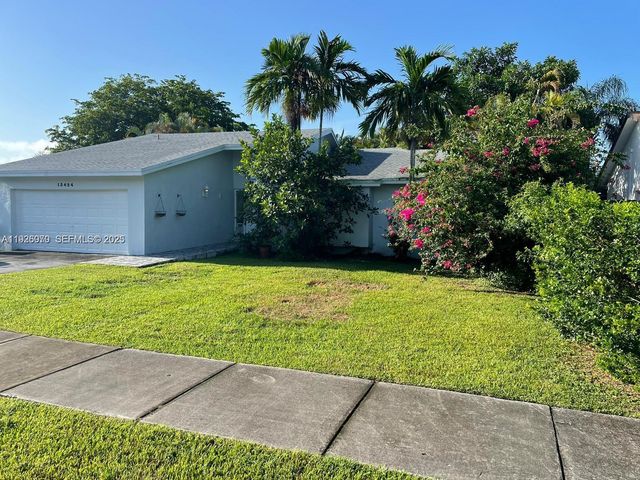 13424 SW 90th Ter, Miami, FL 33186
