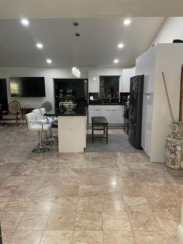 13424 SW 90th Ter, Miami, FL 33186