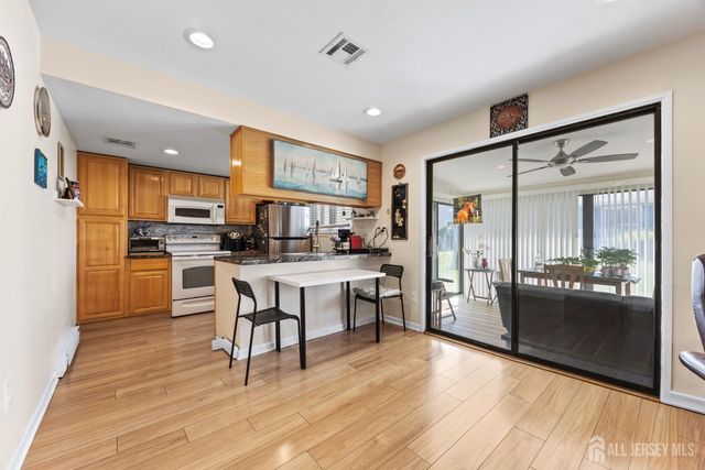 133-B Balsam Plaza, Monroe, NJ 08831