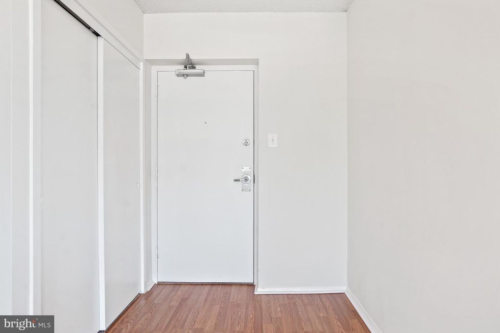 Image 10 of property listing at 5500 FRIENDSHIP BLVD #2017N, Chevy Chase, MD 20815