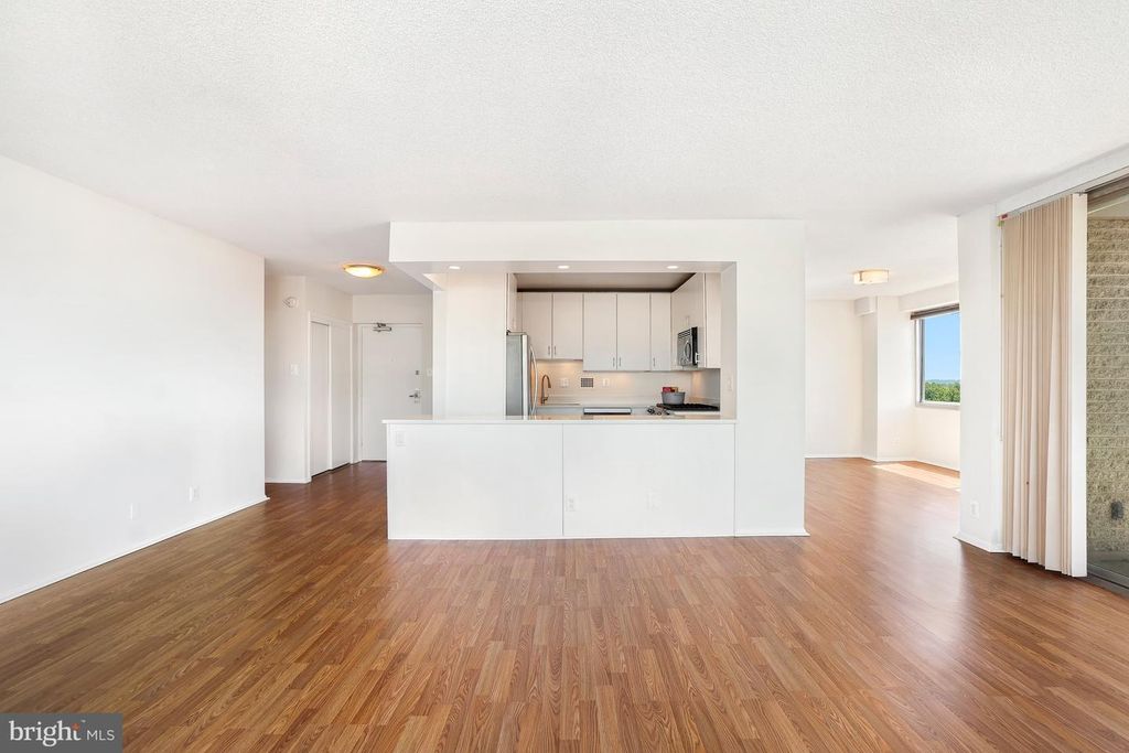 Image 14 of property listing at 5500 FRIENDSHIP BLVD #2017N, Chevy Chase, MD 20815