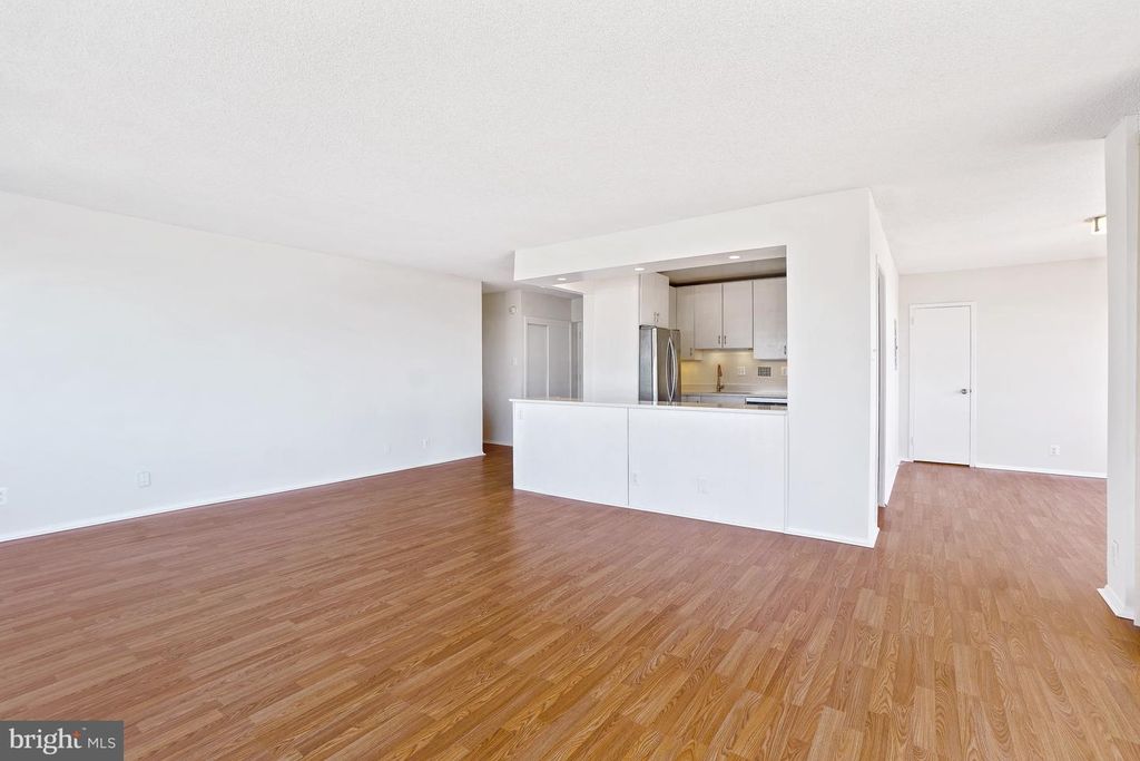 Image 15 of property listing at 5500 FRIENDSHIP BLVD #2017N, Chevy Chase, MD 20815