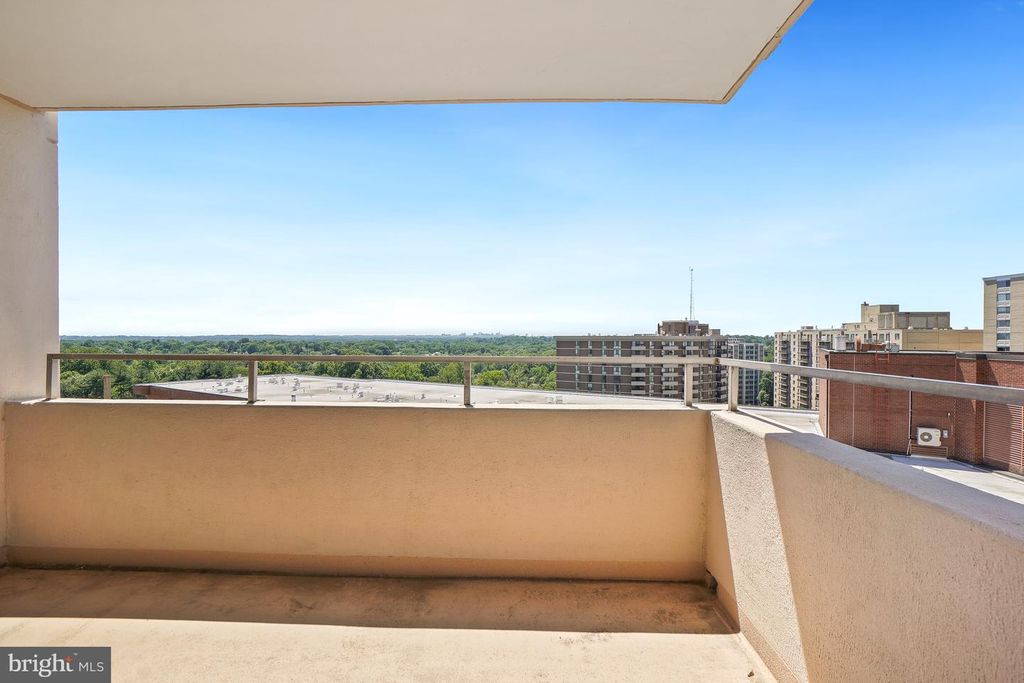 Image 17 of property listing at 5500 FRIENDSHIP BLVD #2017N, Chevy Chase, MD 20815