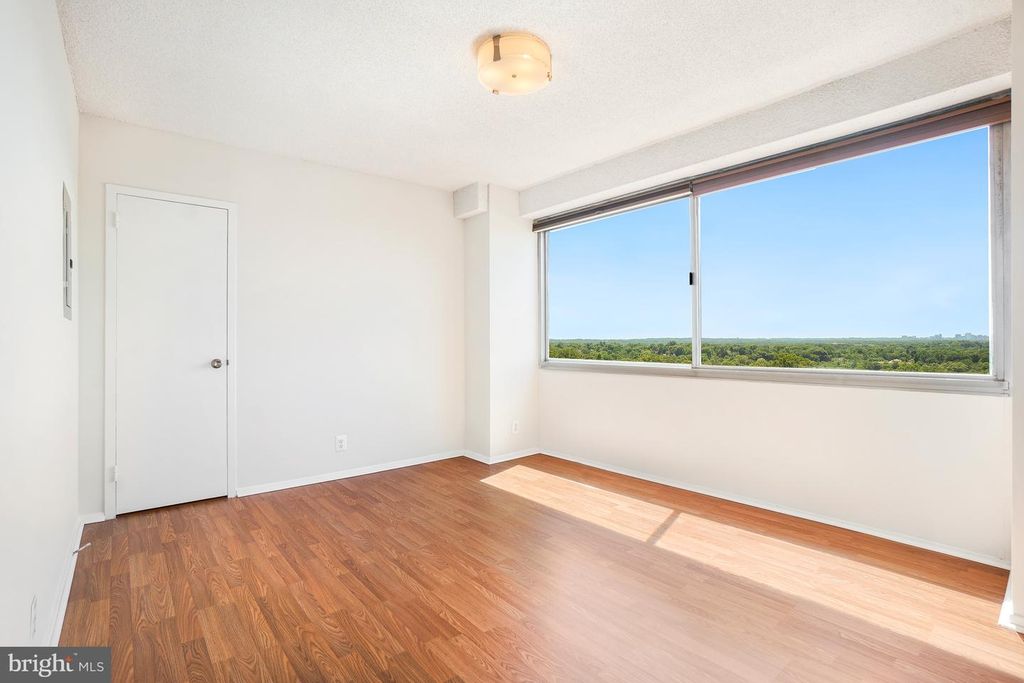Image 22 of property listing at 5500 FRIENDSHIP BLVD #2017N, Chevy Chase, MD 20815