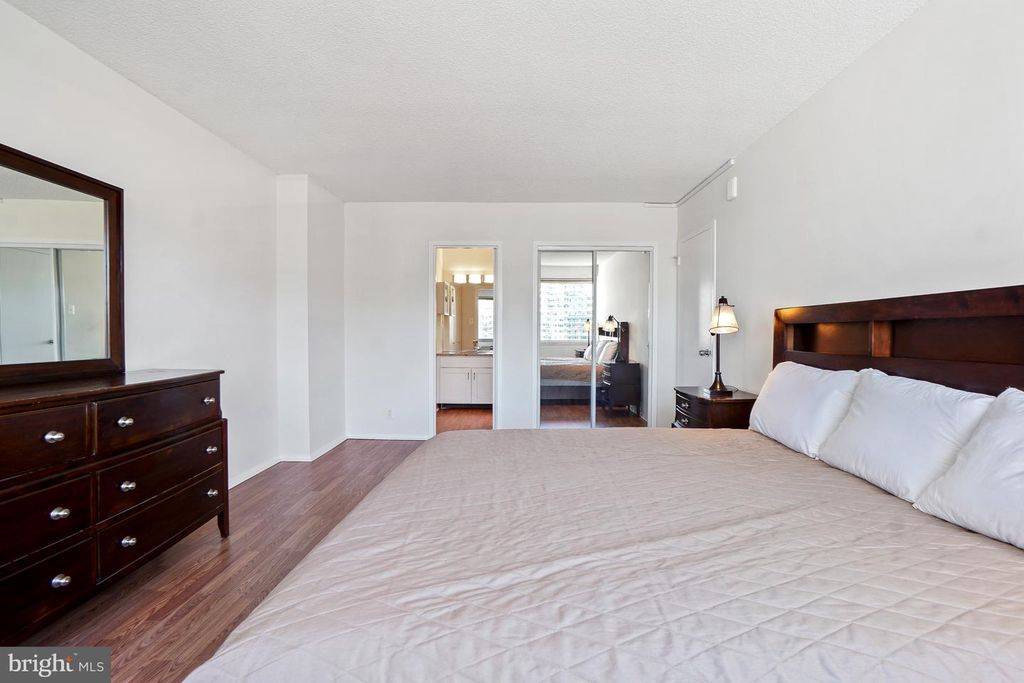 Image 29 of property listing at 5500 FRIENDSHIP BLVD #2017N, Chevy Chase, MD 20815