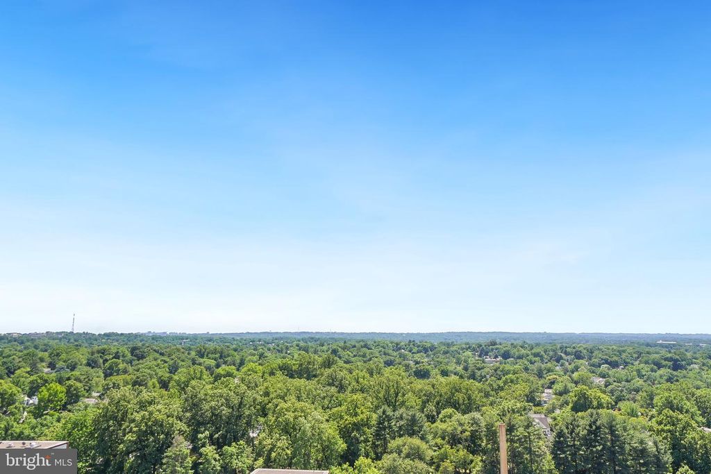 Image 37 of property listing at 5500 FRIENDSHIP BLVD #2017N, Chevy Chase, MD 20815