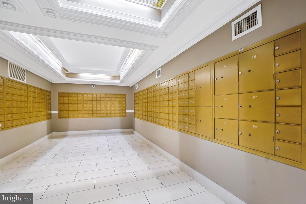 Image 7 of property listing at 5500 FRIENDSHIP BLVD #2017N, Chevy Chase, MD 20815