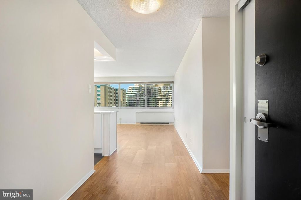 Image 8 of property listing at 5500 FRIENDSHIP BLVD #2017N, Chevy Chase, MD 20815