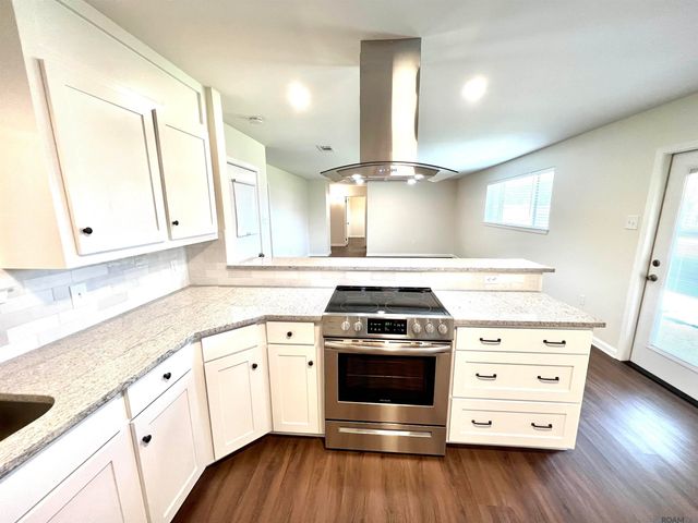 3041 Singletary Dr, Baton Rouge, LA 70809
