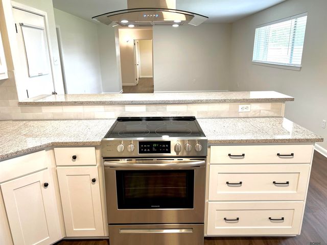 3041 Singletary Dr, Baton Rouge, LA 70809