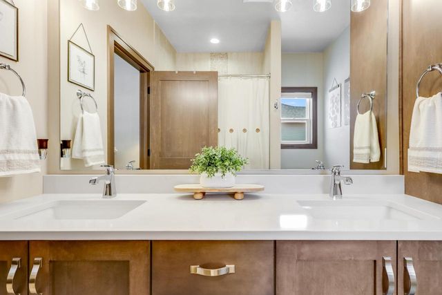 900 Moonbeam LANE, Francis Creek, WI 54214