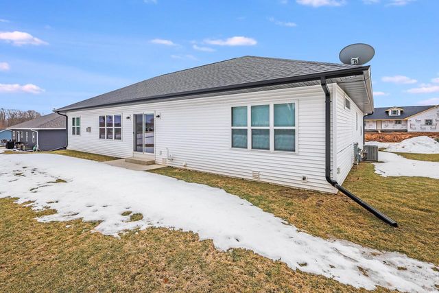 900 Moonbeam LANE, Francis Creek, WI 54214