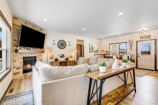 900 Moonbeam LANE, Francis Creek, WI 54214