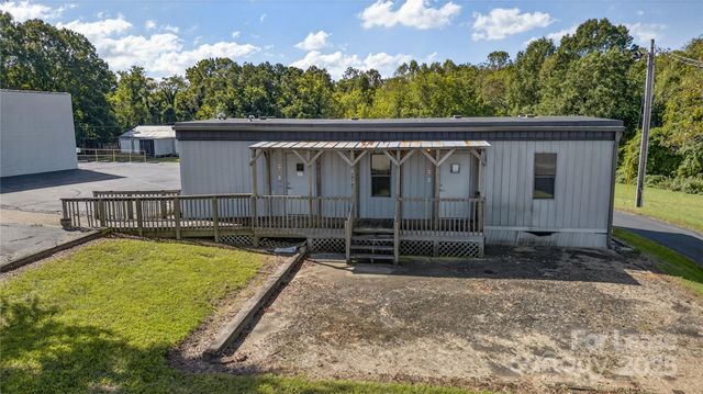 1521 Newton Drive, Statesville, NC 28677