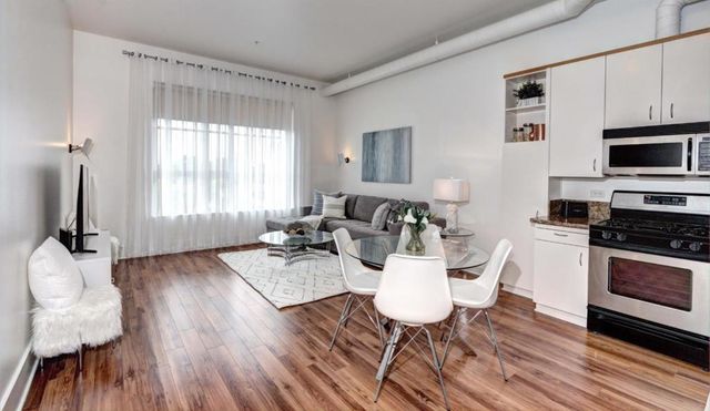 334 Santana Row 206, San Jose, CA 95128