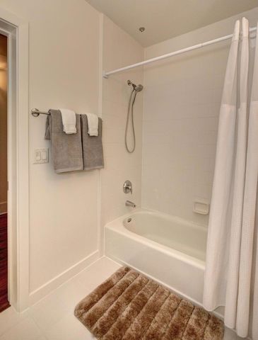 334 Santana Row 206, San Jose, CA 95128