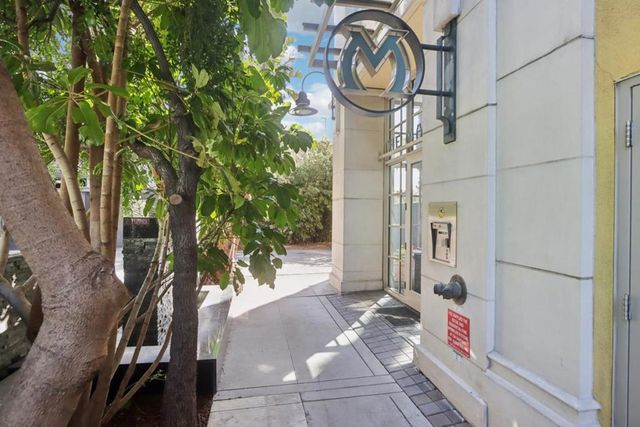 334 Santana Row 206, San Jose, CA 95128