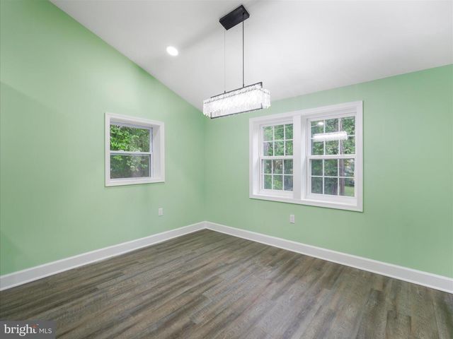 1712 SHENANDOAH RIVER DR, Harpers Ferry, WV 25425