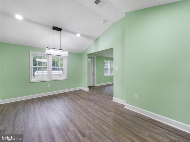 1712 SHENANDOAH RIVER DR, Harpers Ferry, WV 25425