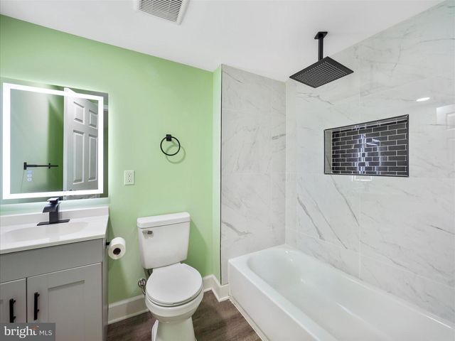 1712 SHENANDOAH RIVER DR, Harpers Ferry, WV 25425