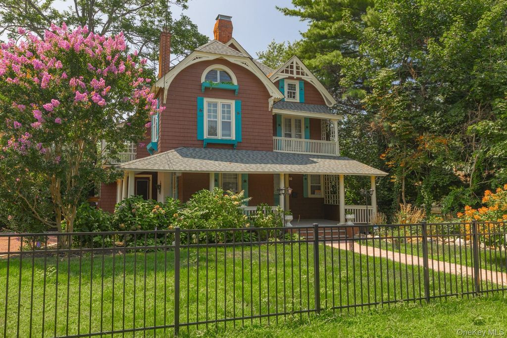 80 Ocean Avenue, Bay Shore, NY 11706