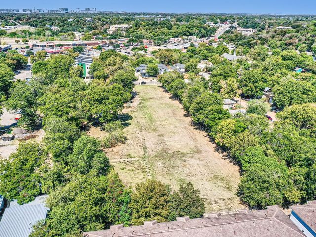 1143 1/2 Gunter ST, Austin, TX 78721