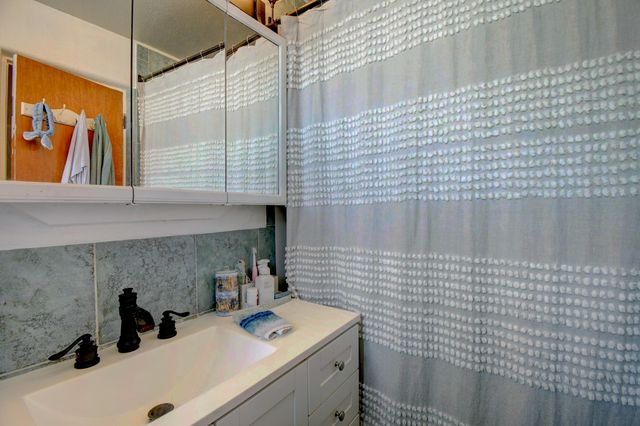 8 Camino El Alto NE, Albuquerque, NM 87123