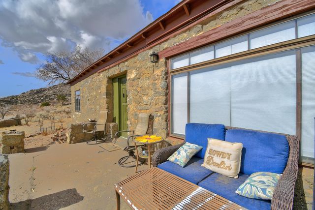 8 Camino El Alto NE, Albuquerque, NM 87123