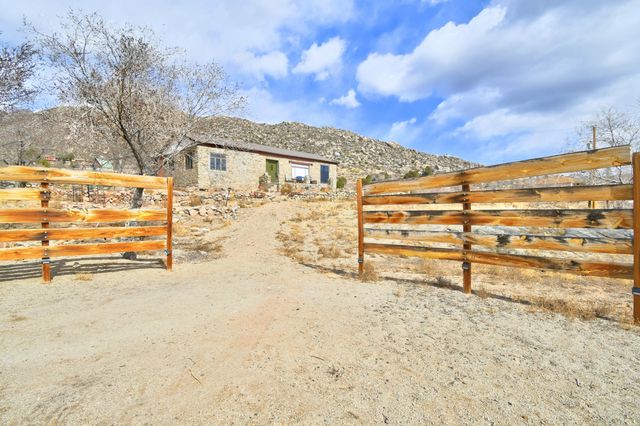 8 Camino El Alto NE, Albuquerque, NM 87123