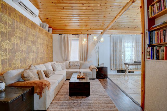 8 Camino El Alto NE, Albuquerque, NM 87123