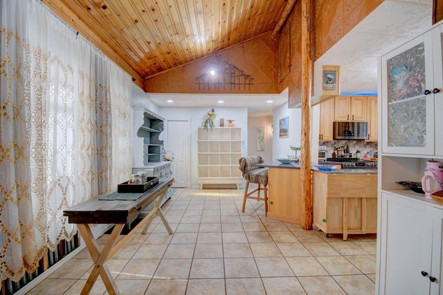 8 Camino El Alto NE, Albuquerque, NM 87123