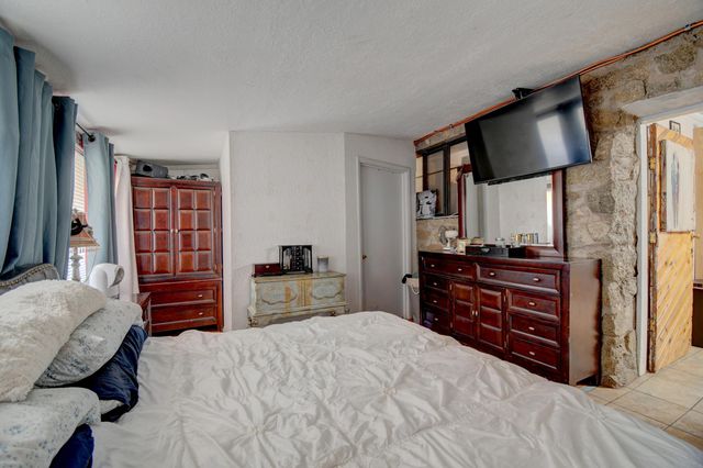 8 Camino El Alto NE, Albuquerque, NM 87123