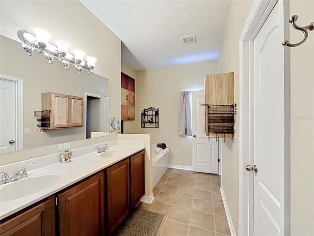 1012 SW 242ND TERRACE, Newberry, FL 32669