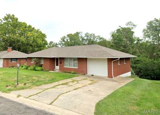 12 SUSAN Court, Collinsville, IL 62234