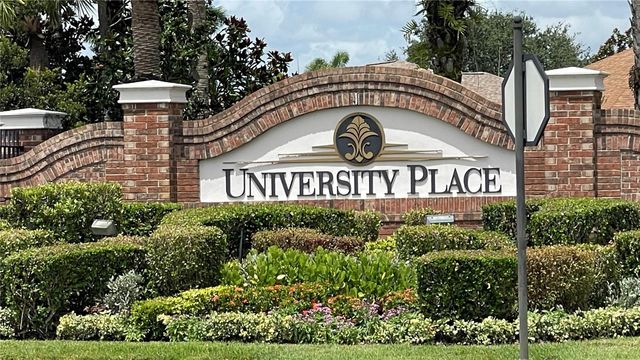 7704 DRAYTON CIRCLE, University Park, FL 34201