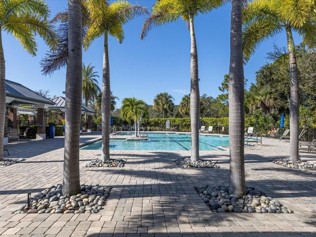 7704 DRAYTON CIRCLE, University Park, FL 34201