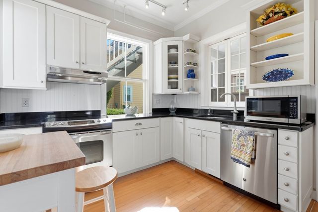 139 Summer St 1, Watertown, MA 02472