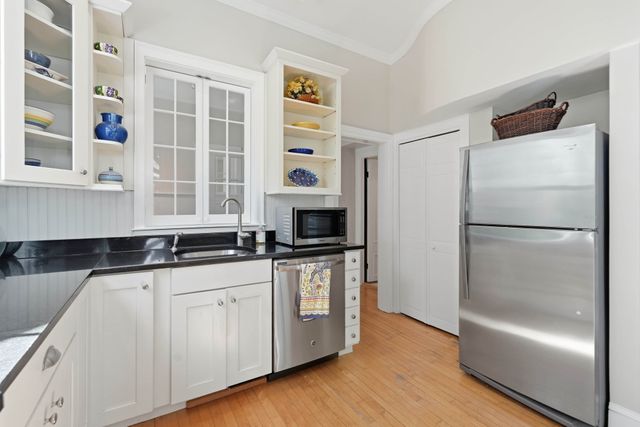 139 Summer St 1, Watertown, MA 02472