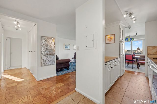 100 York Street 14C, New Haven, CT 06511
