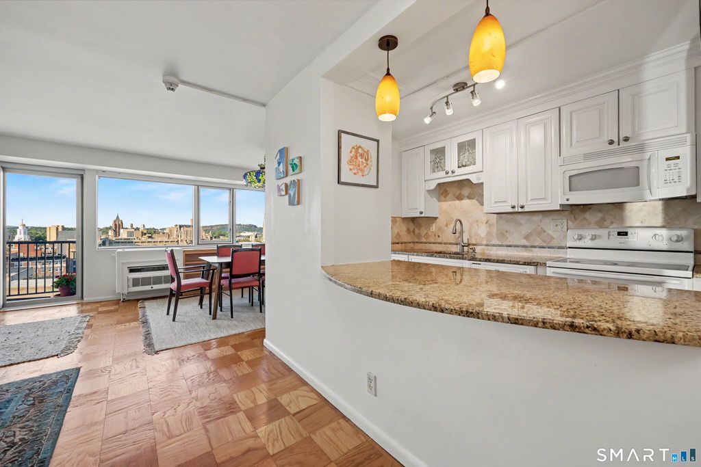 100 York Street 14C, New Haven, CT 06511