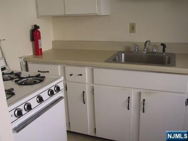 204 Spruce Street 2, Bloomfield, NJ 07003