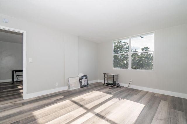 119 Royal Park Drive 4H, Oakland Park, FL 33309