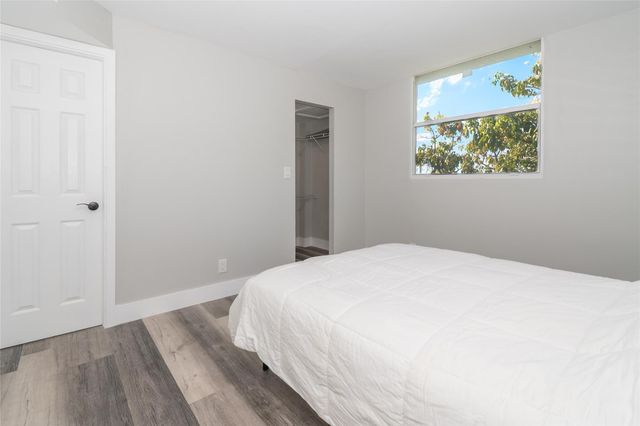 119 Royal Park Drive 4H, Oakland Park, FL 33309